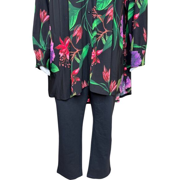 Woman with Control Wardrobe Warrier 2-Piece Traverler Set Safari/Black 1X PETITE - Picture 4 of 16